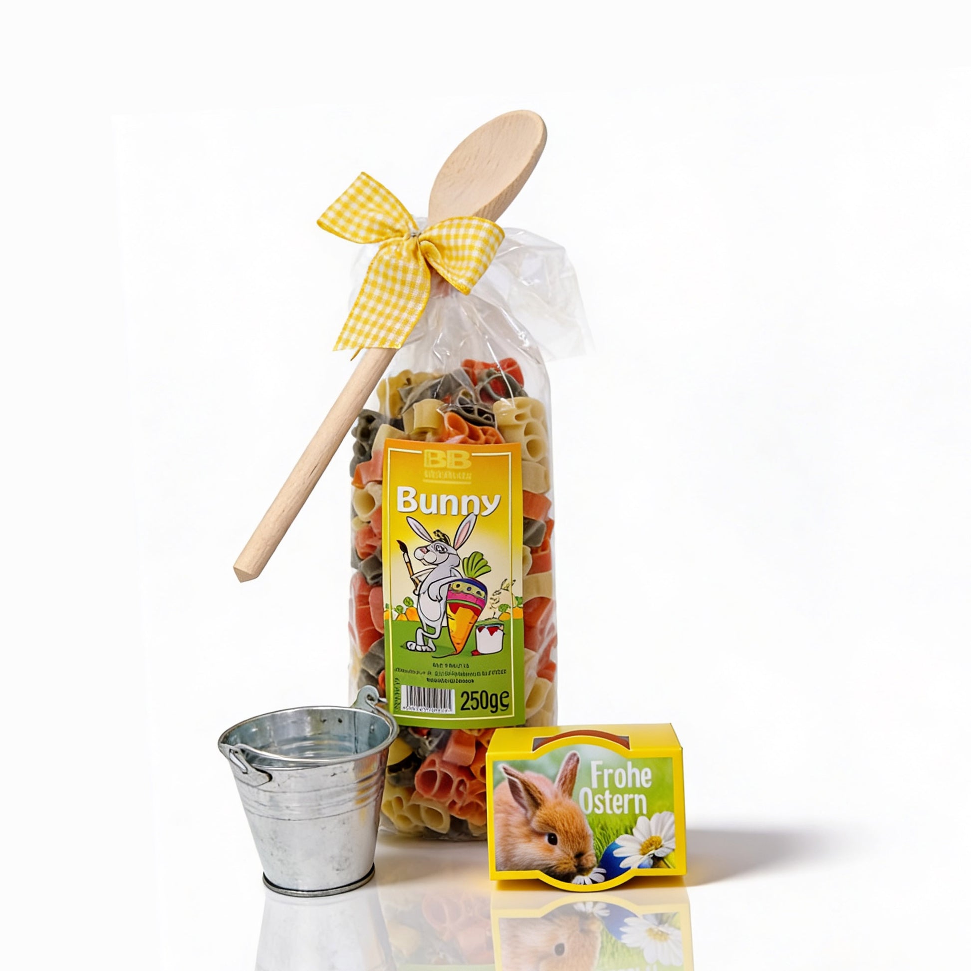 Bunte Hasennudeln, Mini-Pflanzset & Kochlöffel in grüner Präsenttüte und zinkeimerchen